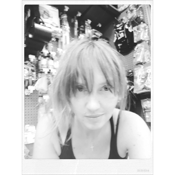 Meet your Posher, Olga - Picture 1 of 4